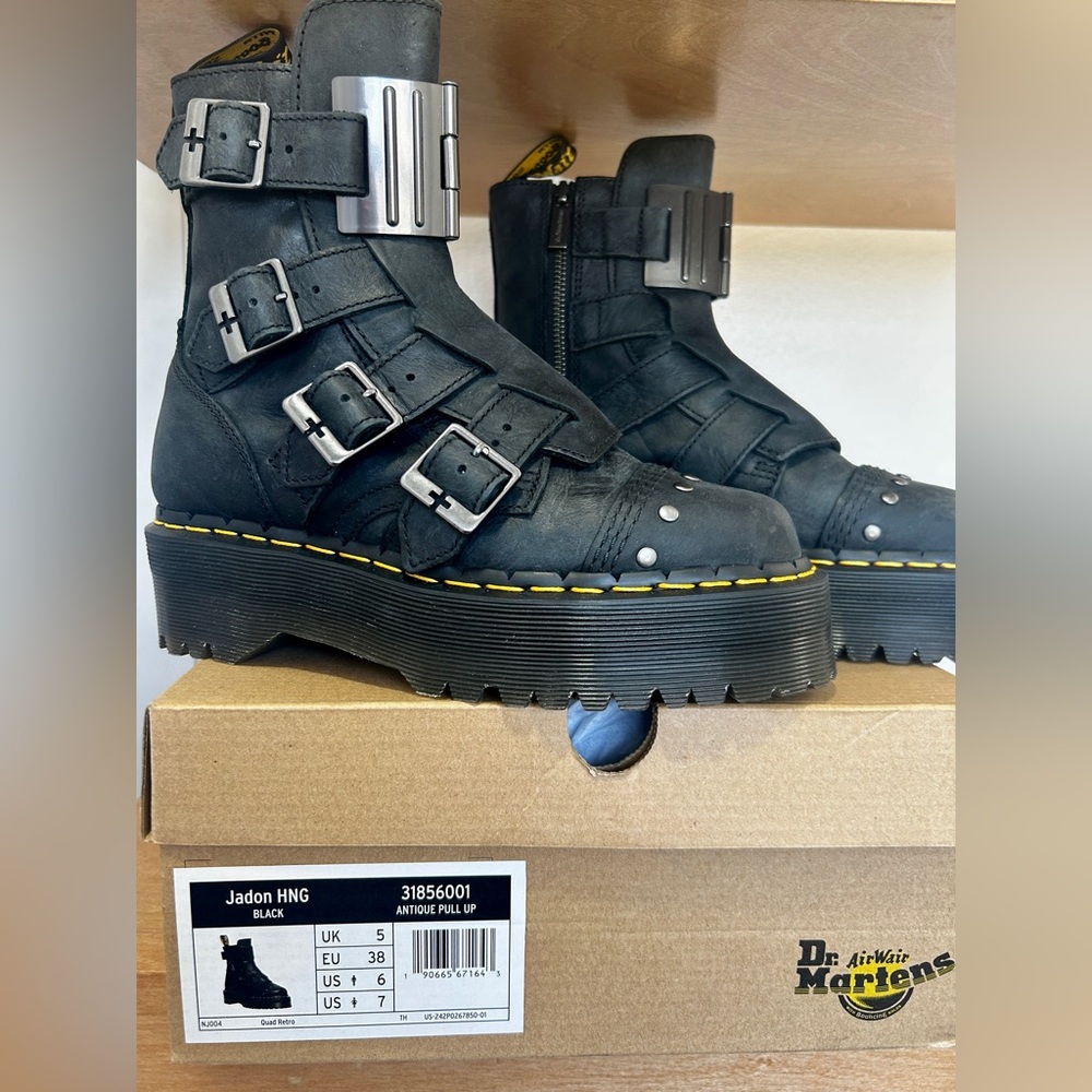 Dr. Martens Jadon Hinge Buckle Antique